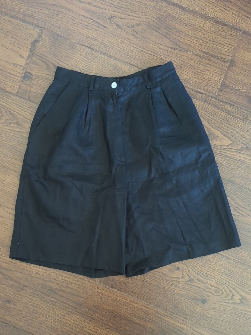 Vintage Talbots 100% Linen Shorts Pleated Black Size 8